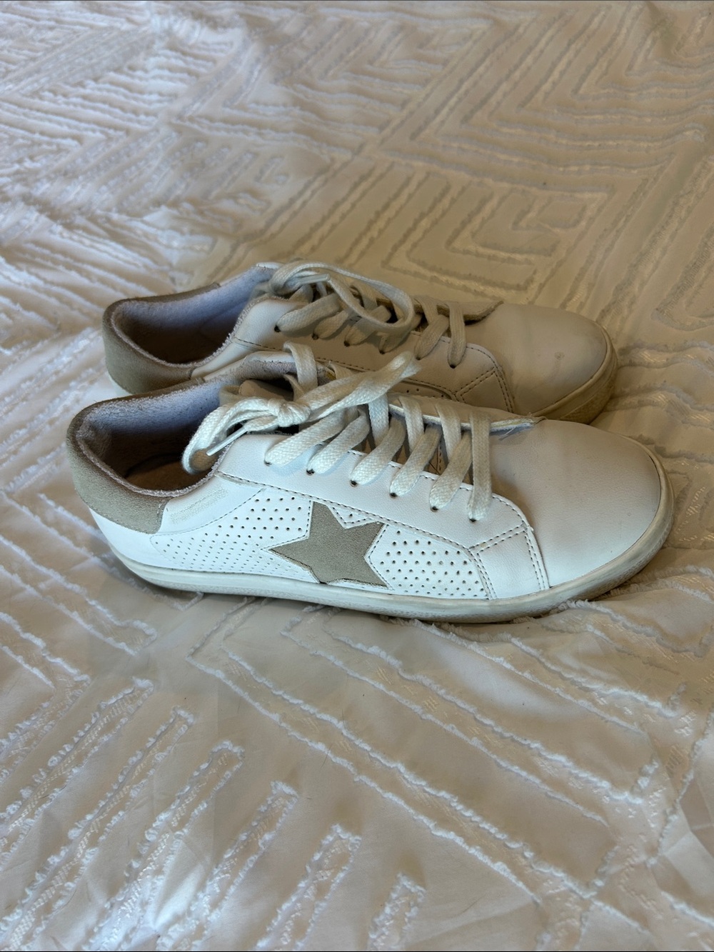 Steve Madden Women's White Lace Up Starling Sneakers Size 8